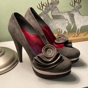 ❤️ NWOT LORIBLU SIZE 8.5 (EU 39) SUEDED GRAY PLATFORM HEELS